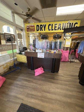 Pioneer Cleaners & Laundry on Davis Island