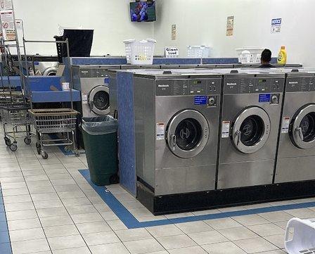 24 Hr. Laundromats