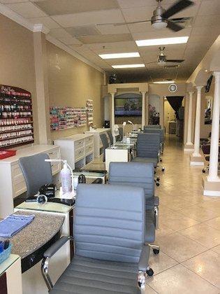 VOGUE NAILS AND SPA IN BRANDON