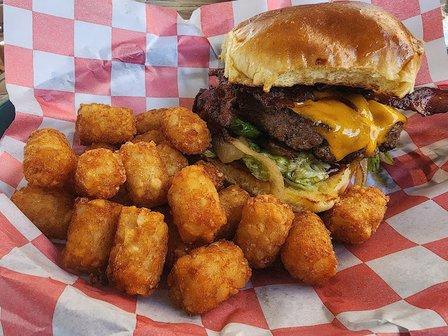 Red Star Live Tampa Bar & Grill