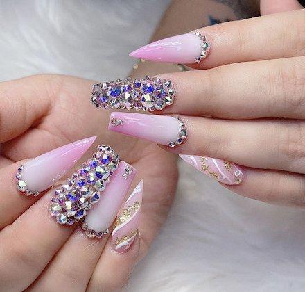 Manhattan Nail Salon