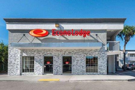 Econo Lodge Airport @ RJ Stadium
