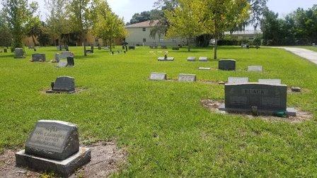 Largo Municipal Cemetery
