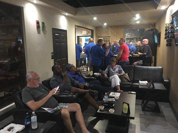 Tirador Ramos cigar Lounge