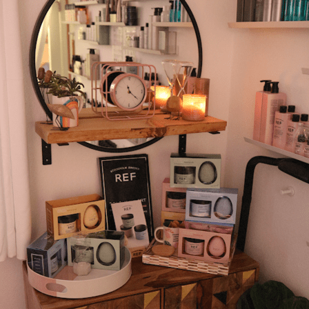 Simply Colour Hair Salon Studio by Dean Downing