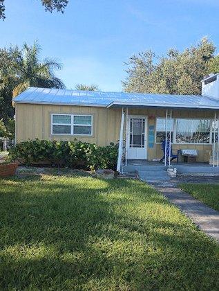 Keith's Lawn Services-Tierre Verde