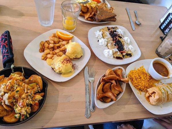 Brunchies Breakfast, Brunch & Lunch