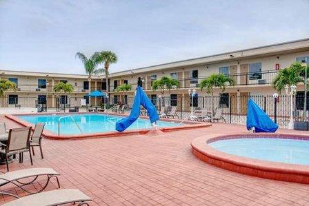 Super 8 by Wyndham St. Petersburg