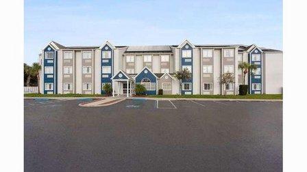 Microtel Inn & Suites by Wyndham Zephyrhills
