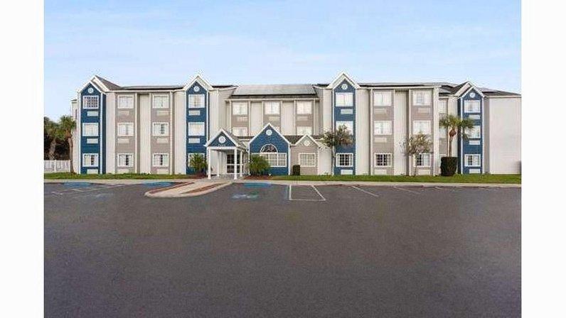 Microtel Inn & Suites by Wyndham Zephyrhills