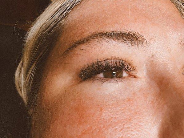 Luxe Beauty Co/Lasting Luxe Artistry