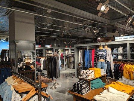 Hollister Co.
