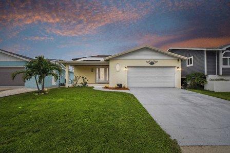 Mindy Artze Realtor Coastal Properties Group and Forbes Global Properties