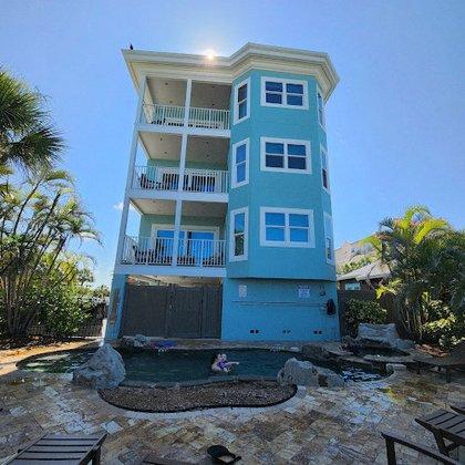 Gulf Manors LLC