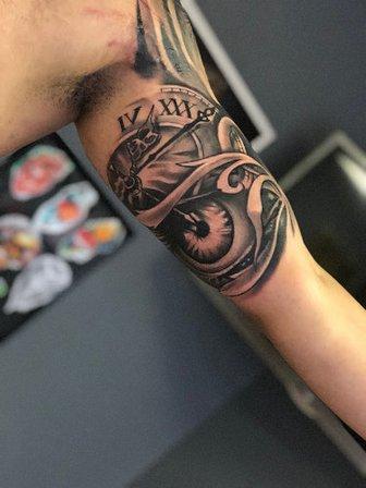 YR tattoo