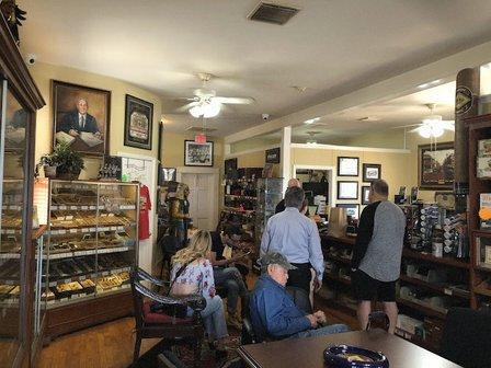 Tampa Sweethearts Cigar Co