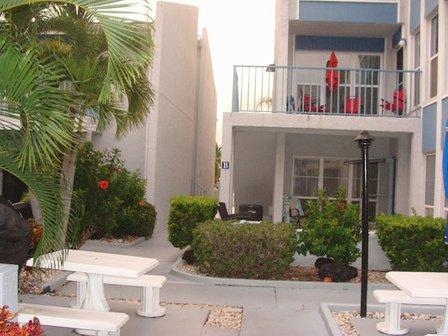 ROYAL REXHOST RESORTS