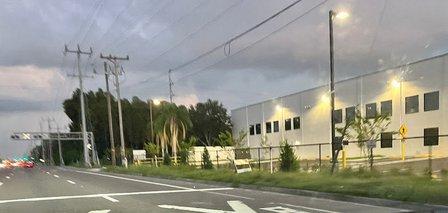 SFL7 Amazon - truck entrance