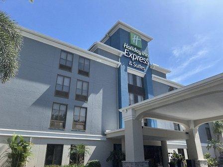 Holiday Inn Express & Suites Tampa/Rocky Point Island