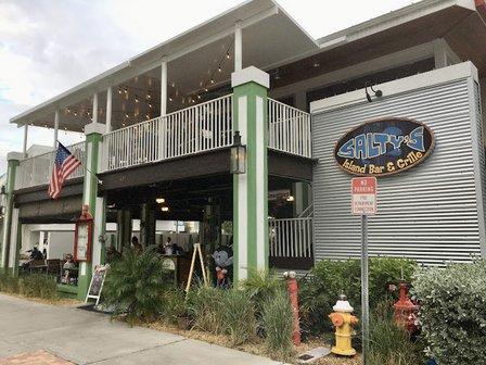 Salty's Island Bar & Grille