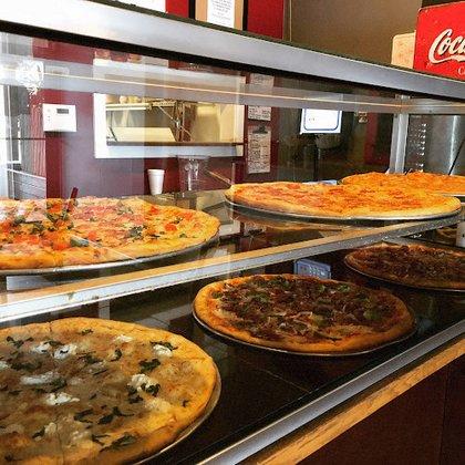 Islands Pizza Tavern