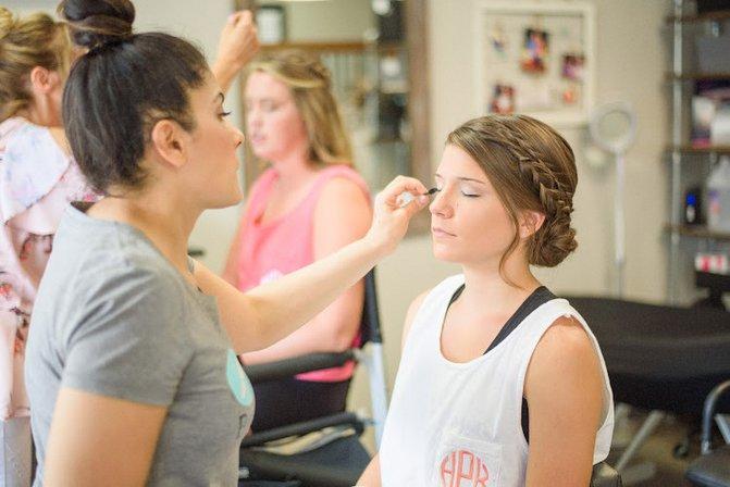 Brush Blow & Go Blowdry/Beauty Salon