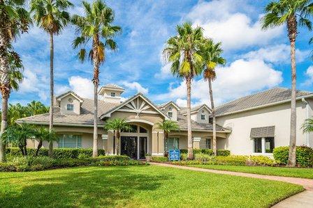 Mallory Square Apartments
