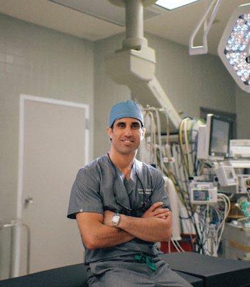 Demetri Arnaoutakis, MD