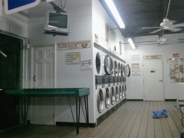 Wash N Go Laundromat