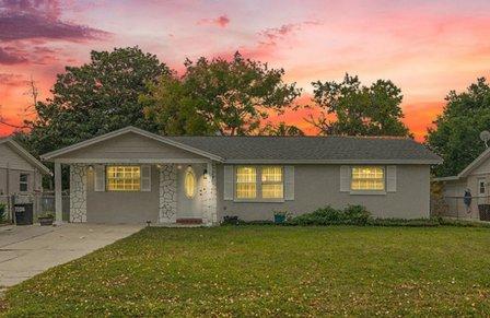 Margarita "Maggie" Solis, Realtor/ REMAX Collective