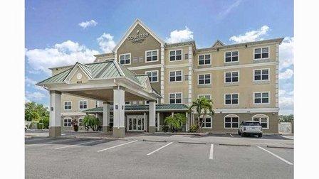 Country Inn & Suites by Radisson, Tampa Airport North, FL