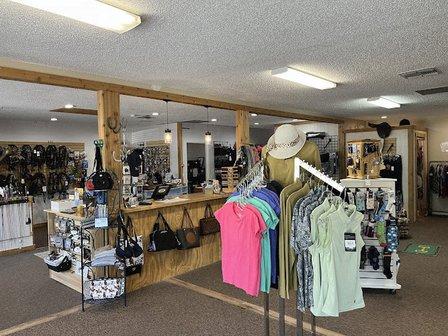 Oak Hollow Saddlery & Gifts