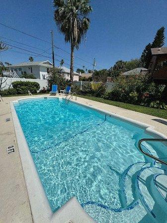 Pool Optics | Pool Cleaning Service