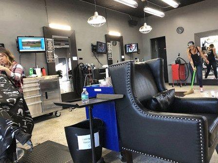 Uptown Barber Bar