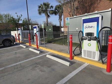 bp pulse Charging Station