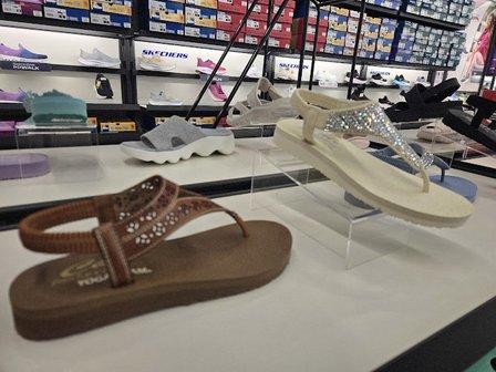 SKECHERS Warehouse Outlet