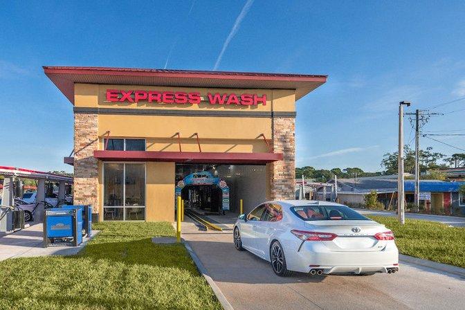 Express Wash on Hills