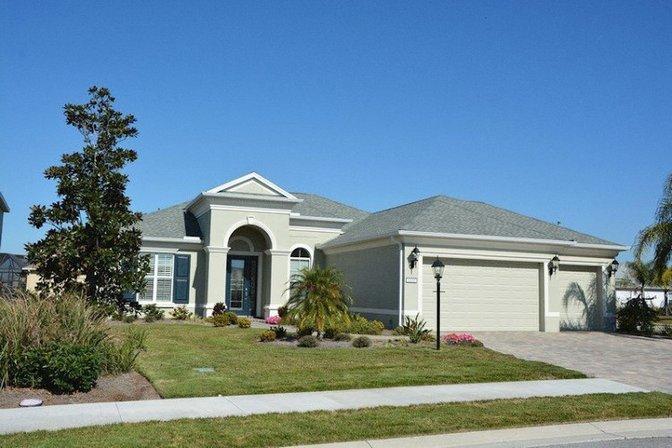 Crown Roofing & Waterproofing in Tampa