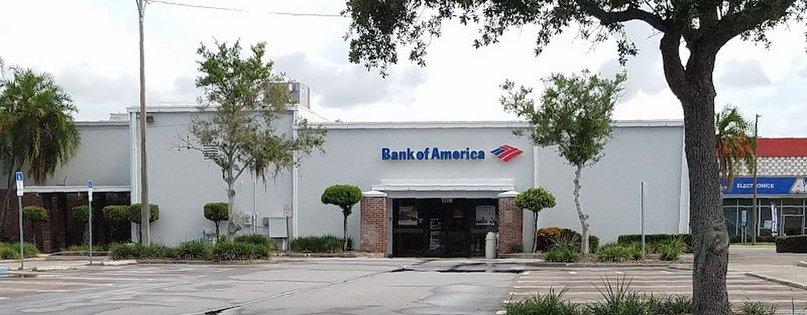 Bank of America (with Drive-thru ATM)
