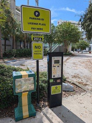 230 1st St SE Parking
