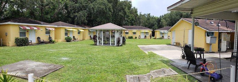 Miami Court Cottages