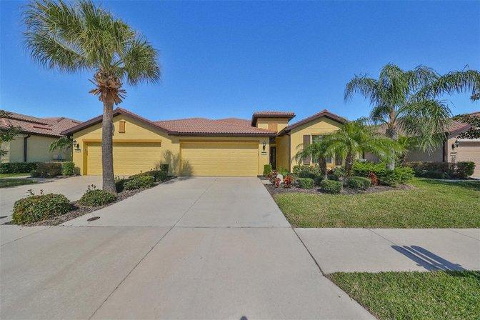 Bobby Sells Tampa Bay INC. LPT Realty - Apollo Beach