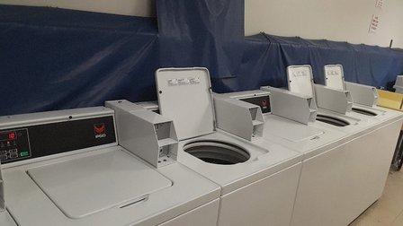 SUDS AND SURF LAUNDROMAT