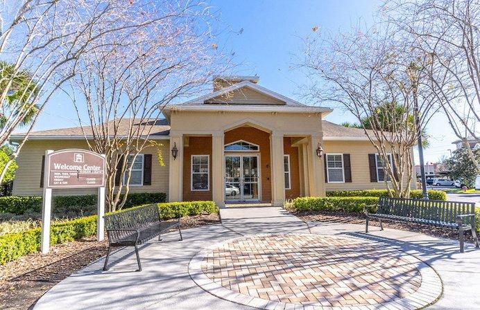 Lakewood Pointe Apartments
