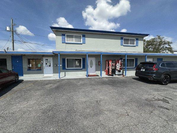 Base Motel