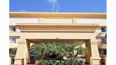 La Quinta Inn & Suites by Wyndham Tampa Fairgrounds - Casino