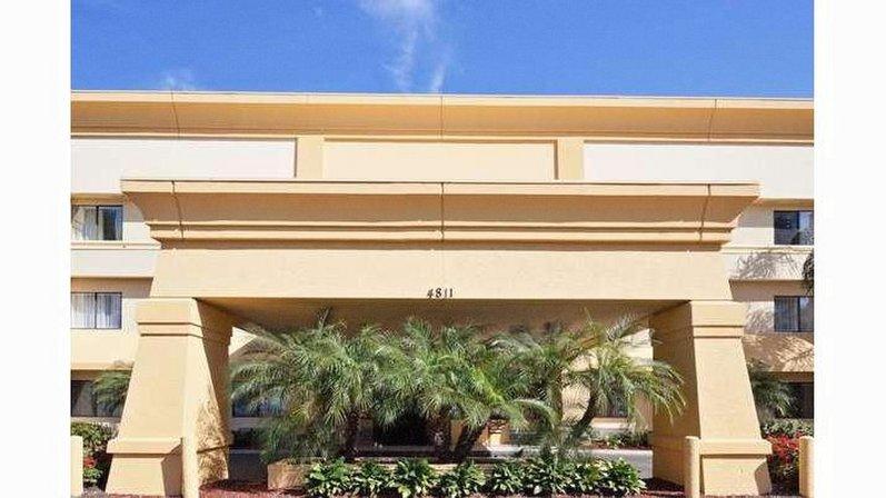 La Quinta Inn & Suites by Wyndham Tampa Fairgrounds - Casino