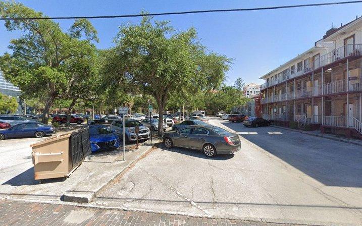 463 2nd Ave N Parking