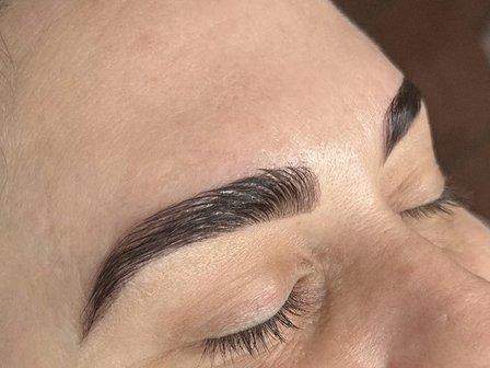 Amanda Rustmann Custom Eyebrow Designer and Skincare