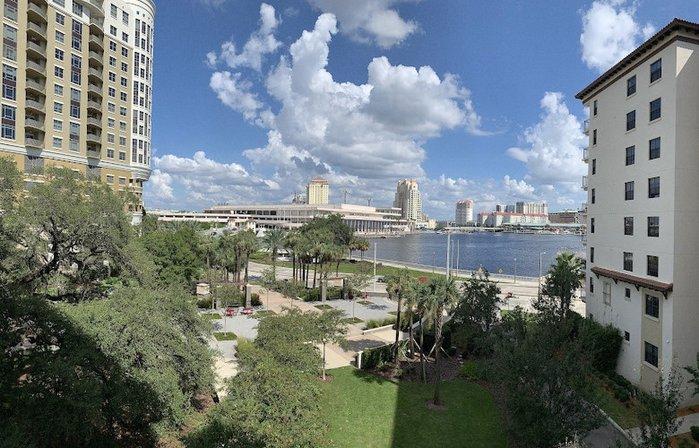 2 Bayshore Luxury Waterfront Apartments
